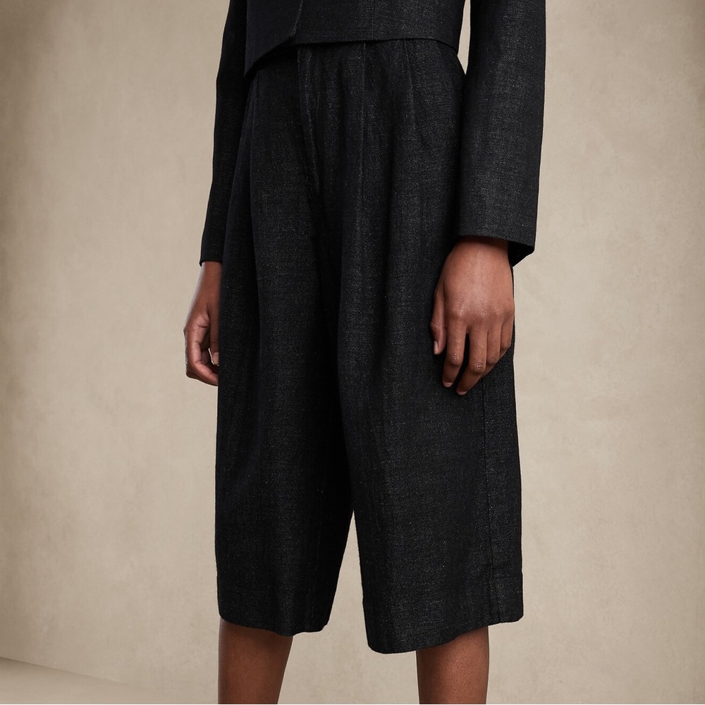 Banana Republic women's Black wool linen blend culottes